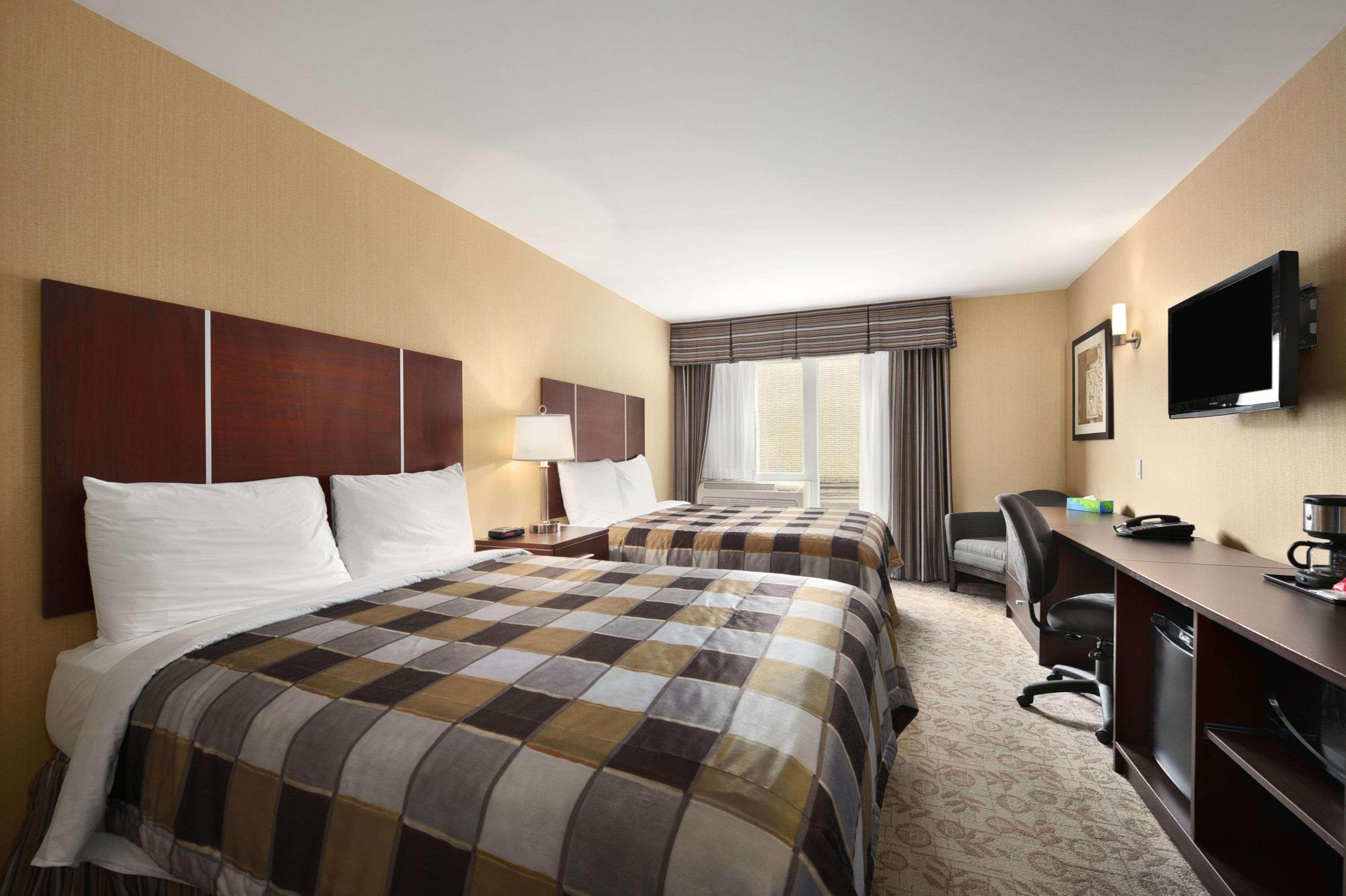 Days Inn By Wyndham Brampton Eksteriør bilde