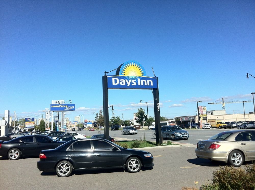 Days Inn By Wyndham Brampton Eksteriør bilde